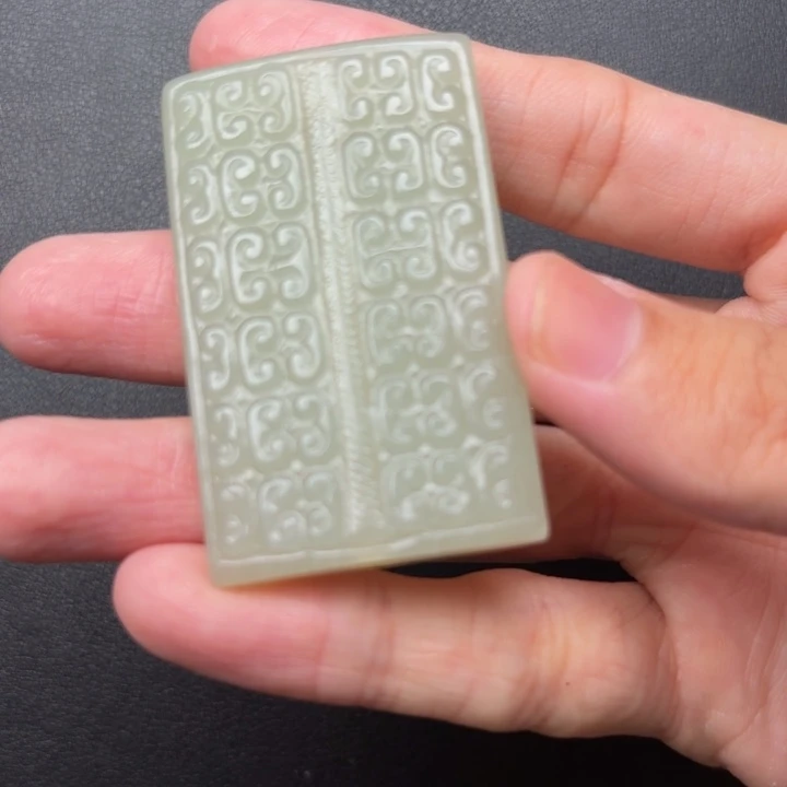 黑***5和田玉未镶嵌颈饰