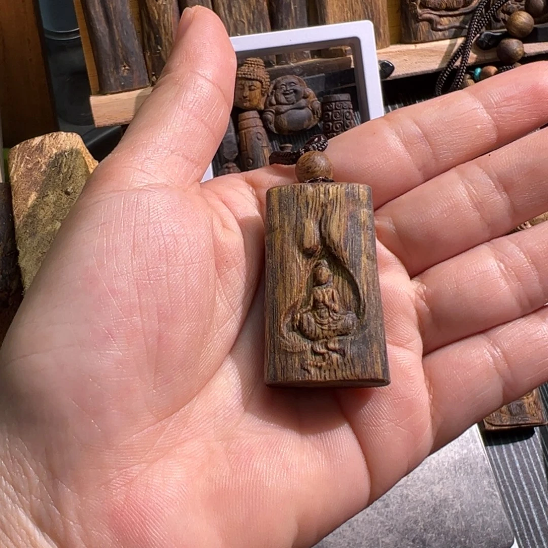 吊坠沉香绿棋楠吊坠雕刻无相佛4.9克