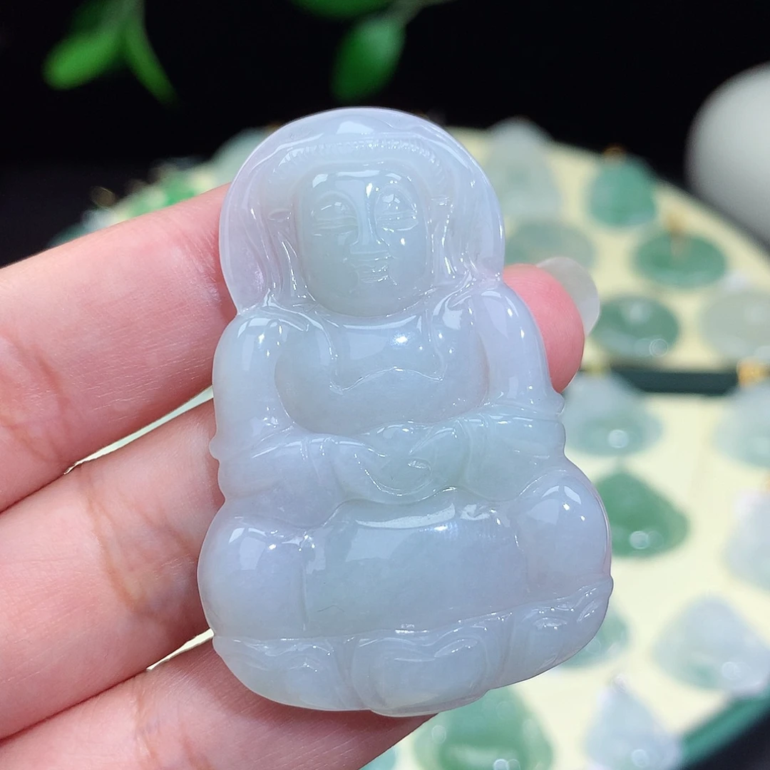 翡翠未镶嵌颈饰观音