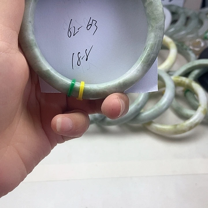 石英岩玉手镯未镶嵌