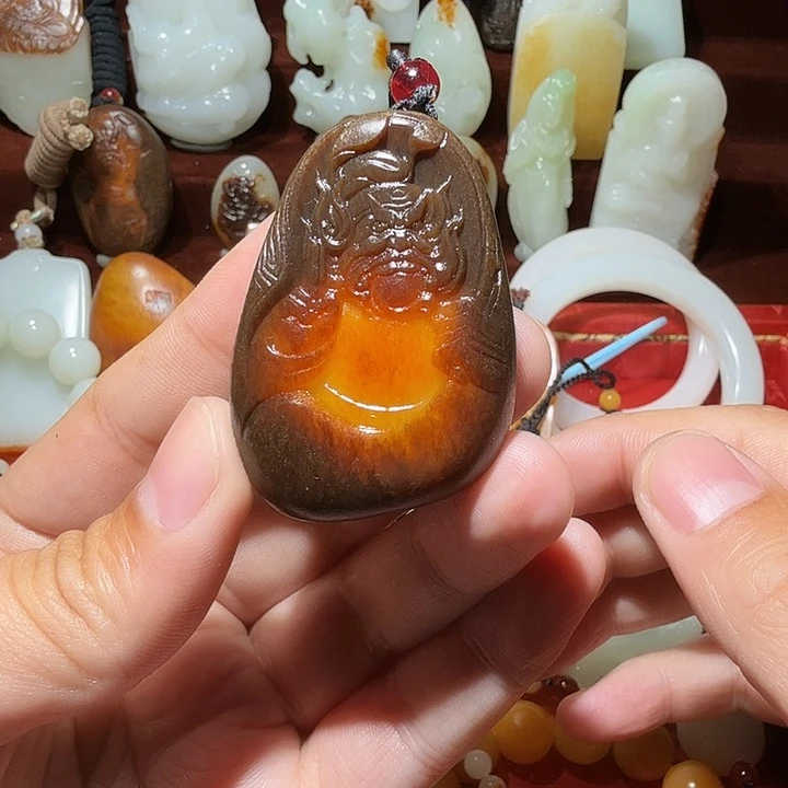 和田玉颈饰未镶嵌?****石