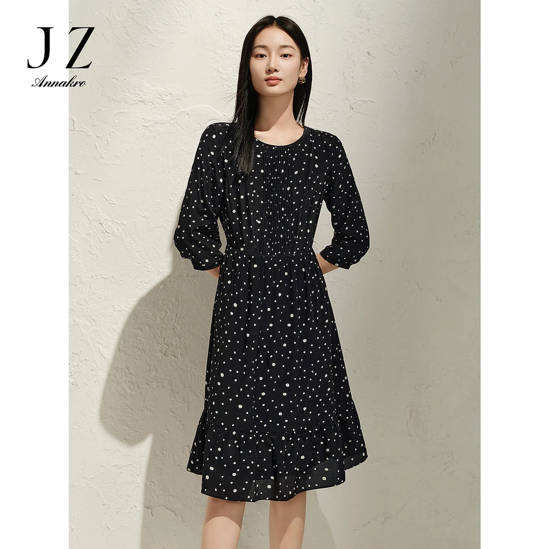玖姿安娜蔻KWFC50019波点桑蚕丝收腰七分袖荷叶边连衣裙女2025春