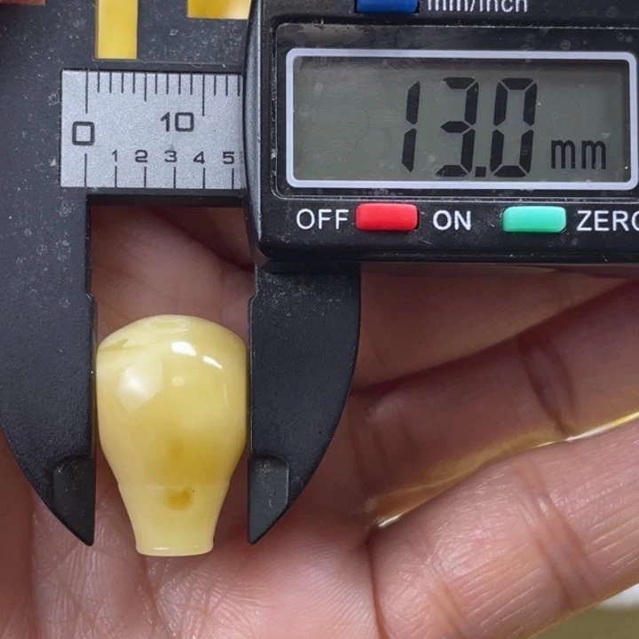 蜜蜡未镶嵌裸石28杂