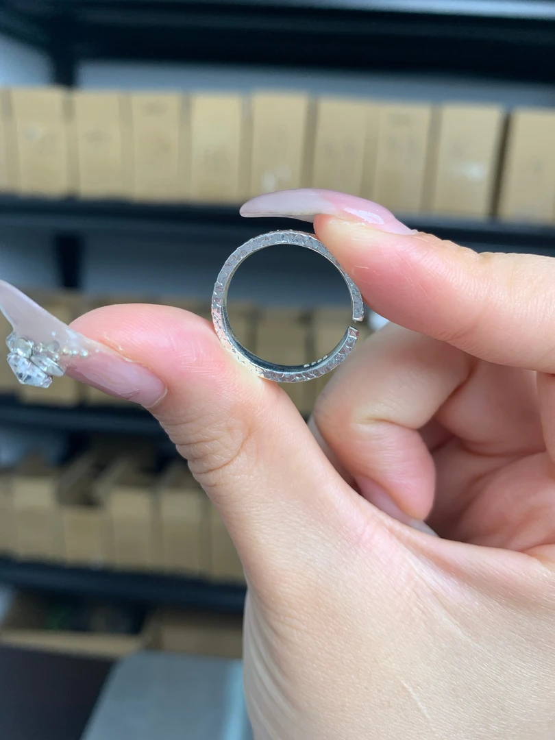 手锤纹简约气质戒指