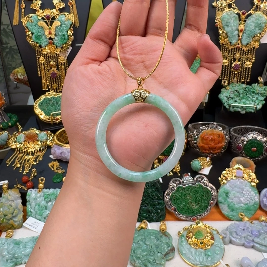 翡翠未镶嵌颈饰甜甜圈炸价