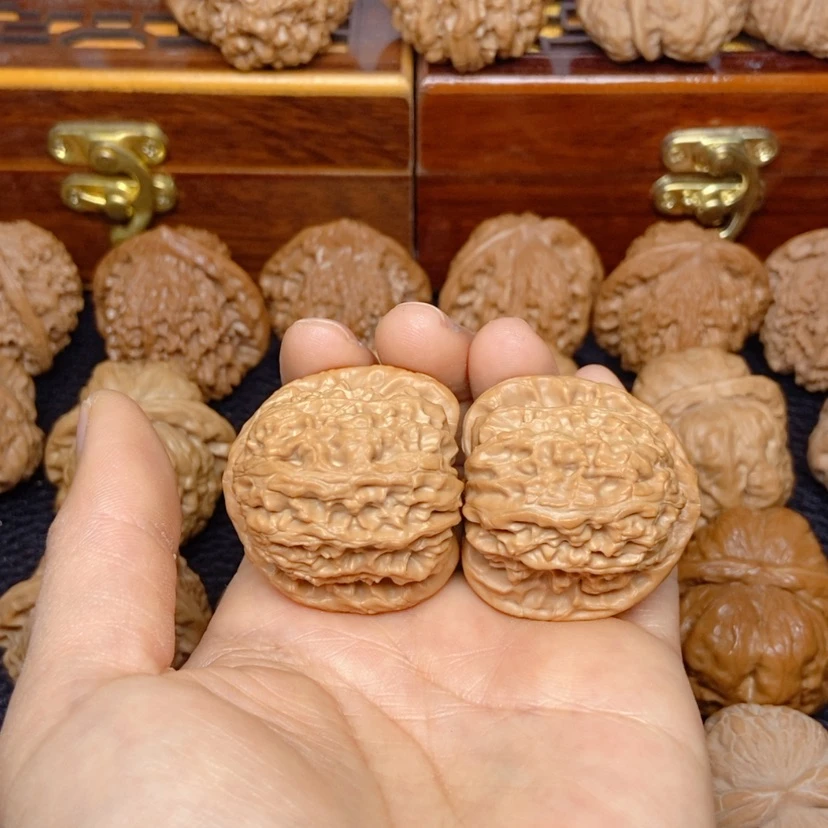 【闪购商品】文玩核桃吊坠多**子白狮子37