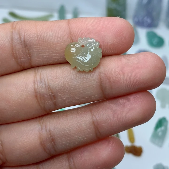 吊坠(不含链)未镶嵌翡翠
