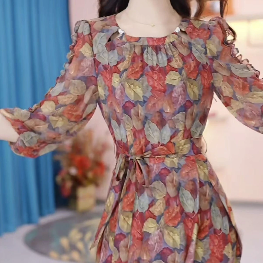 【店铺热销】时尚七分袖碎花连衣裙女2025春夏季新款遮肚显瘦洋气