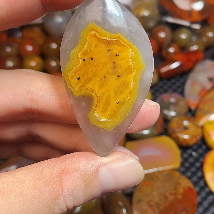 玛瑙/玉髓未镶嵌战国红67