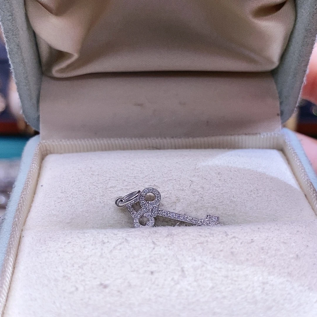 钻石吊坠(不含链)铂Pt950镶嵌迷你皇冠钥匙吊坠铂金款