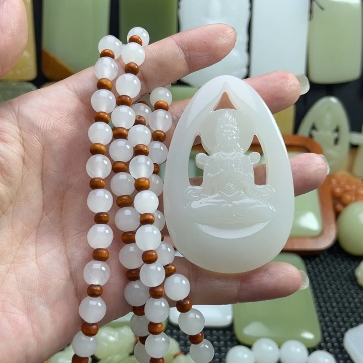 蜀***樵新疆昆仑山料观音牌