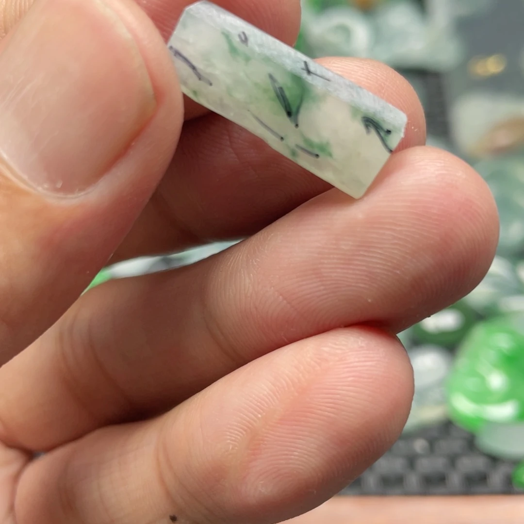 定制翡翠未镶嵌翡翠