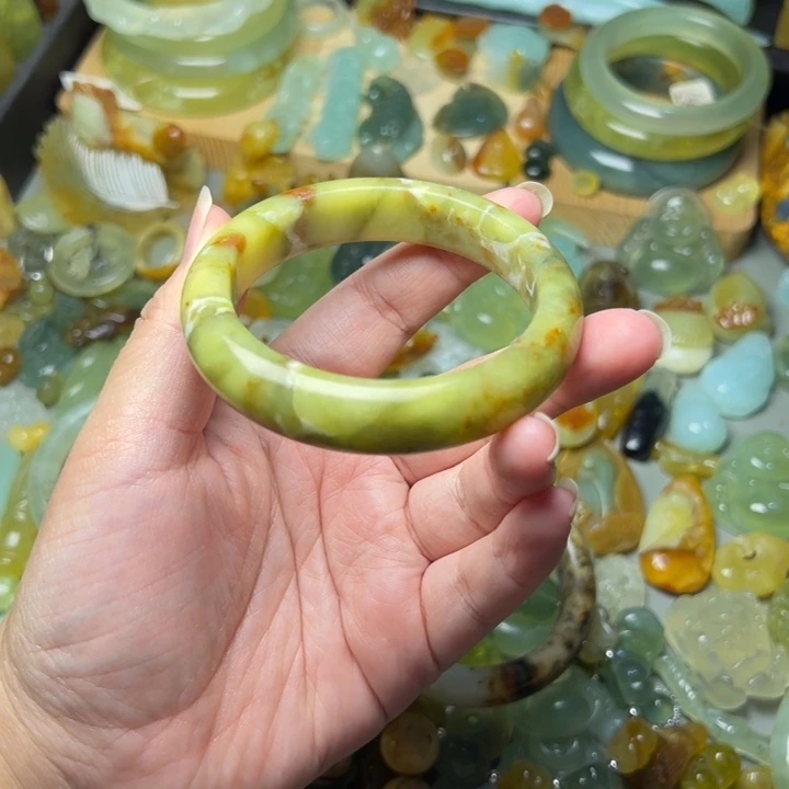 未镶嵌蛇纹石玉微瑕