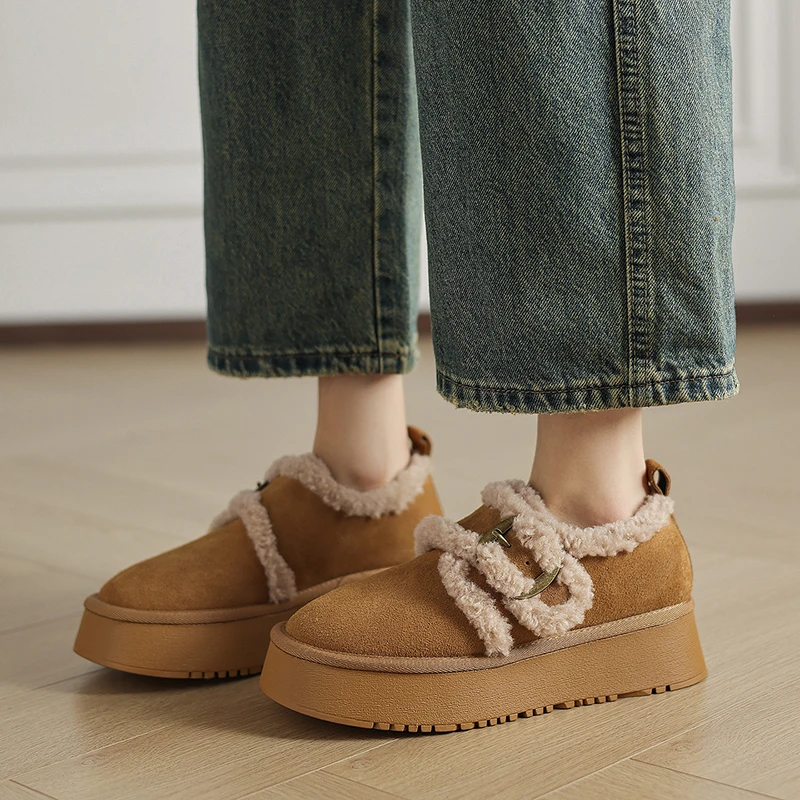 2025年冬季新款加绒保暖棉鞋女时尚厚底百搭学院风休闲平底雪地靴