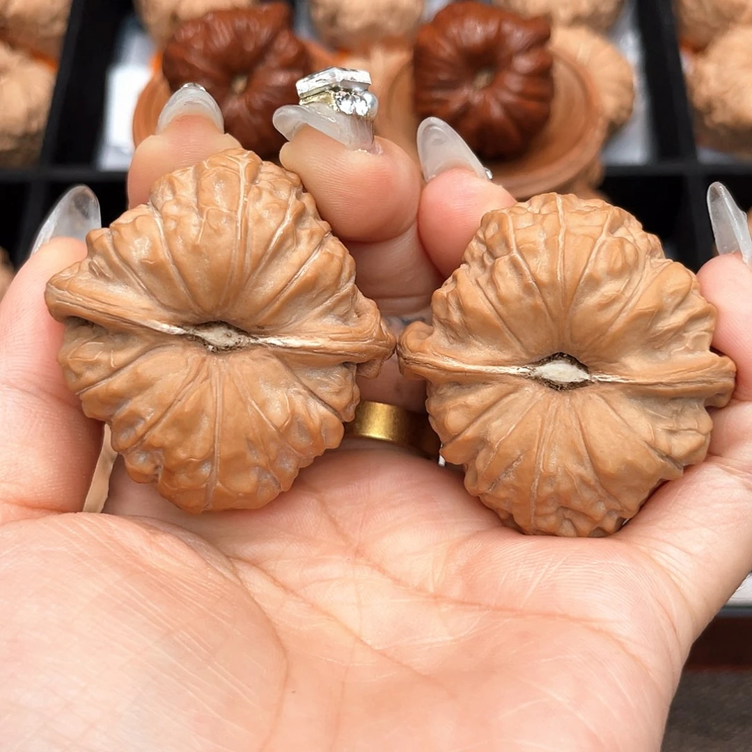 文玩核桃把件42一字深凹底对歪4285