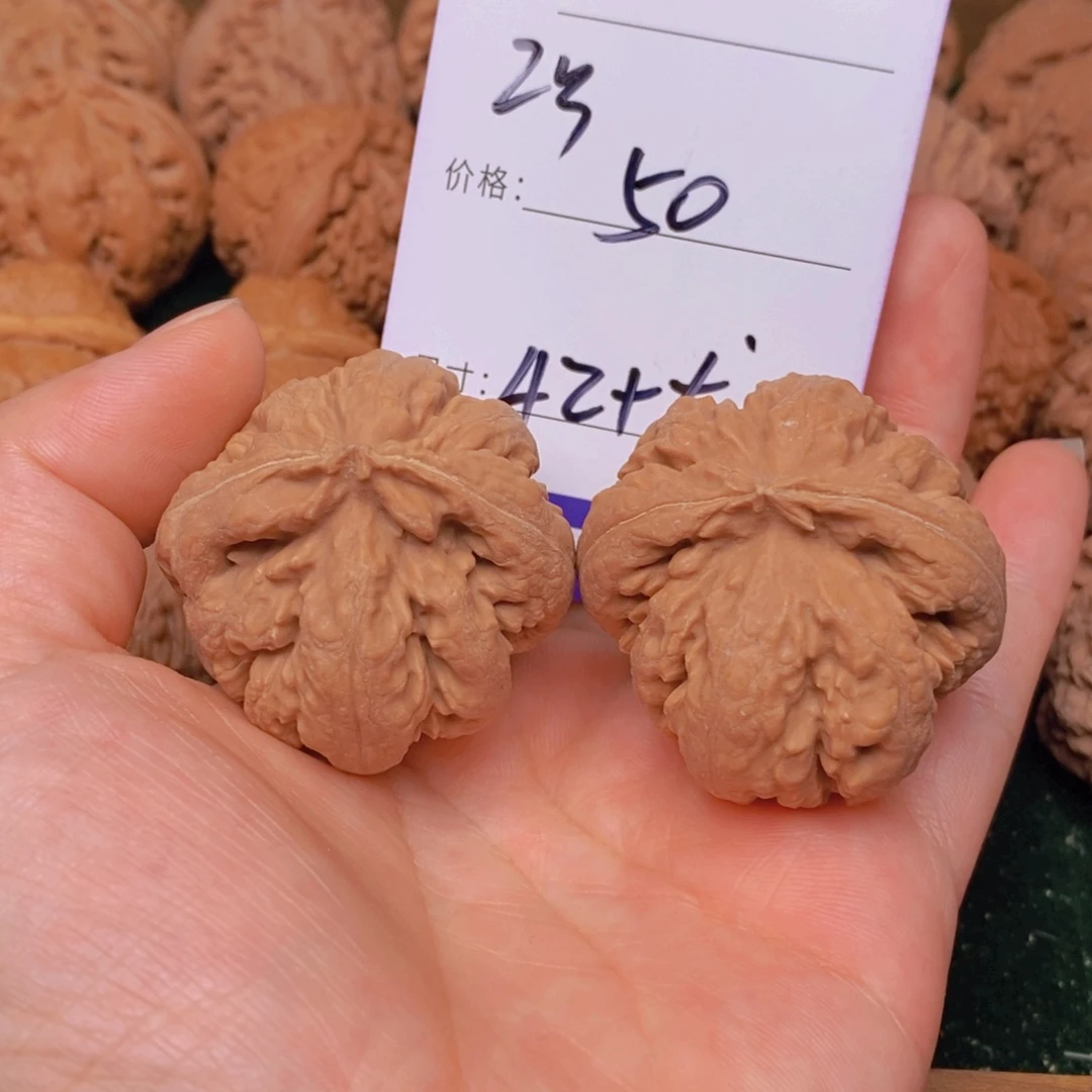 文玩核桃霸王龙核桃