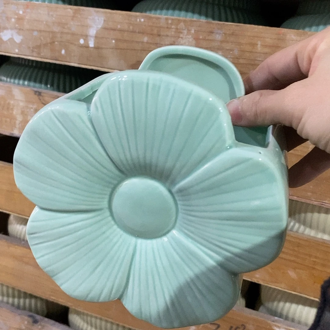 杯子陶盆有孔 瑕疵介意勿拍