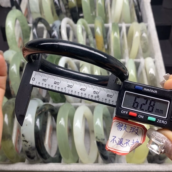 蛇纹石玉手镯702未镶嵌