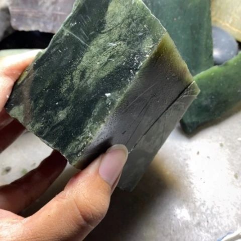 未镶嵌和田玉（糖玉）挂件雨*田
