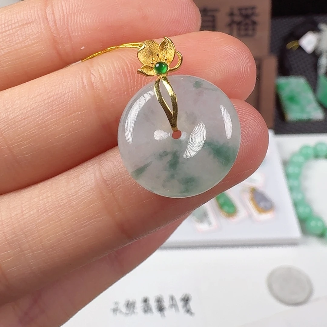 翡翠18K金镶嵌颈饰