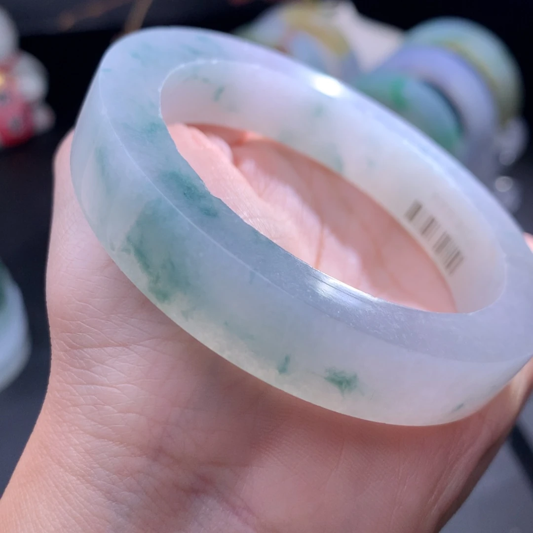 未镶嵌冰蓝花翡翠手镯定制翡翠