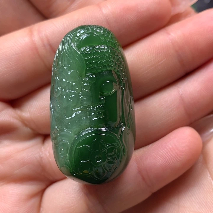 抖***户和田玉未镶嵌颈饰