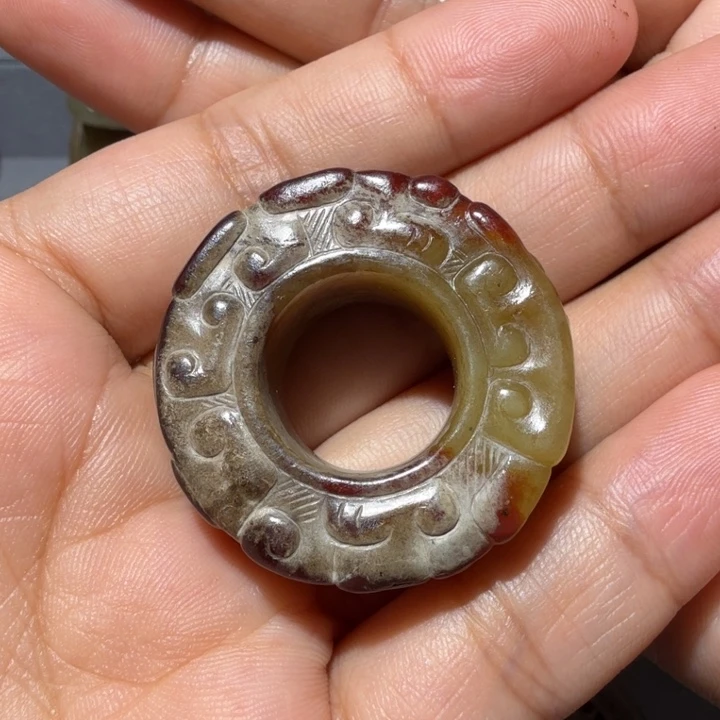 夏***天颈饰未镶嵌和田玉