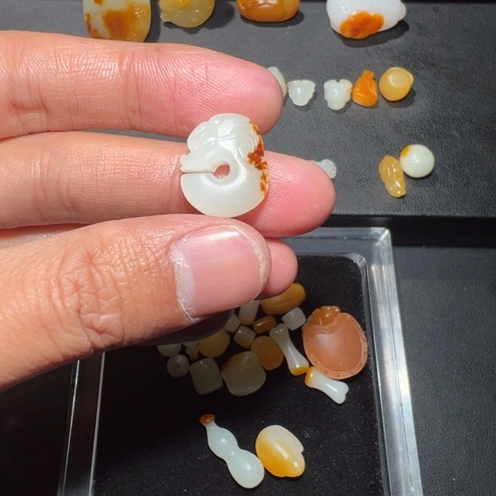 和田玉颈饰未镶嵌凤*