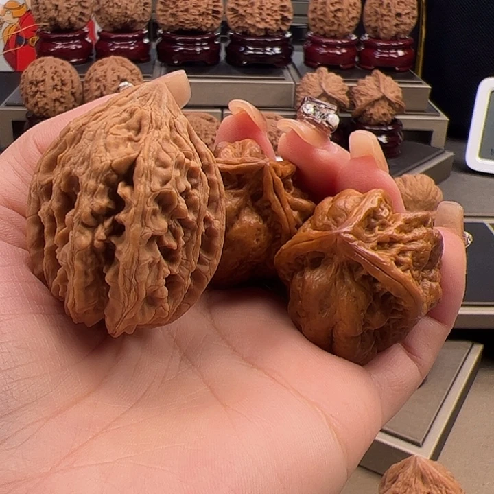 文玩核桃把件大沽➕三棱s-010