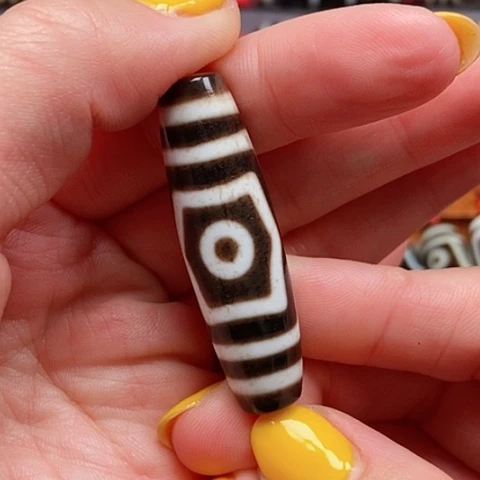 玛瑙/玉髓颈饰未镶嵌小**流