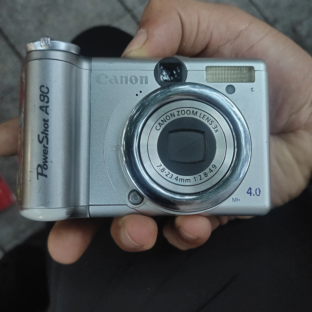 9新 Canon/佳能 佳能a80相机，全好，有CF卡，五号电池读卡器自备