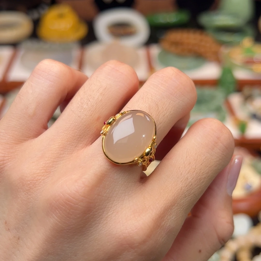 和田玉戒指18K金镶嵌