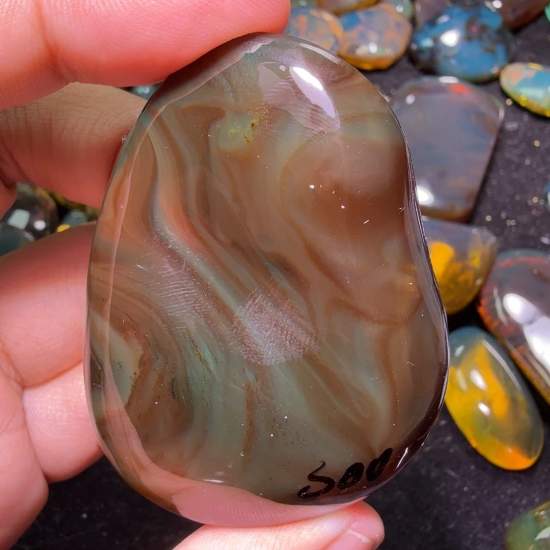 未镶嵌琥珀裸石玄*