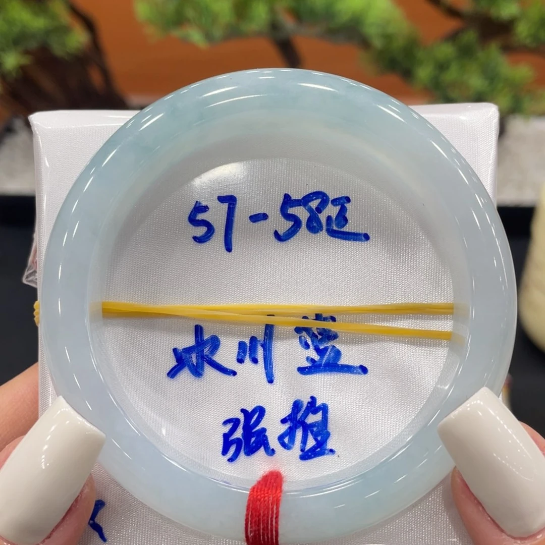 未镶嵌手镯翡翠缅甸翡翠手镯