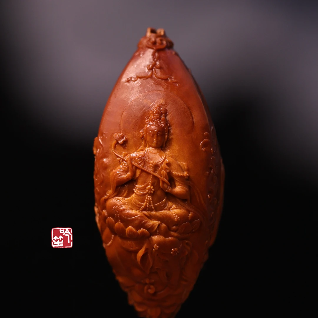 【弘文甄选】范婷-华严三圣-21mm X 47.5mm橄榄核雕纯手工雕刻单籽