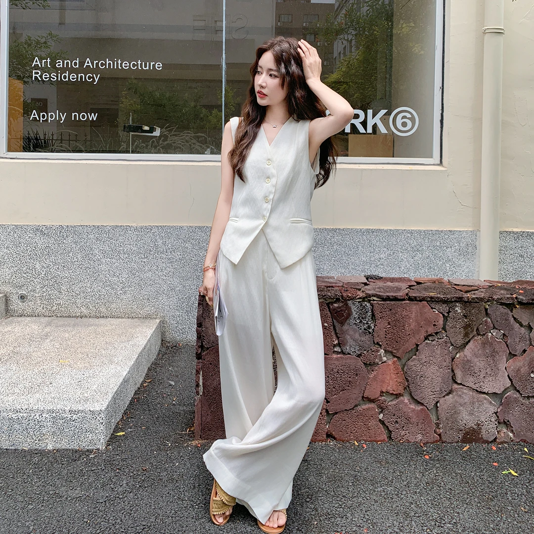 巨好看的夏装一整套爆款今年流行米白V领马甲高腰阔腿裤两件套装