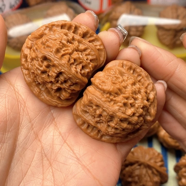 桃核吊坠白狮子42全品