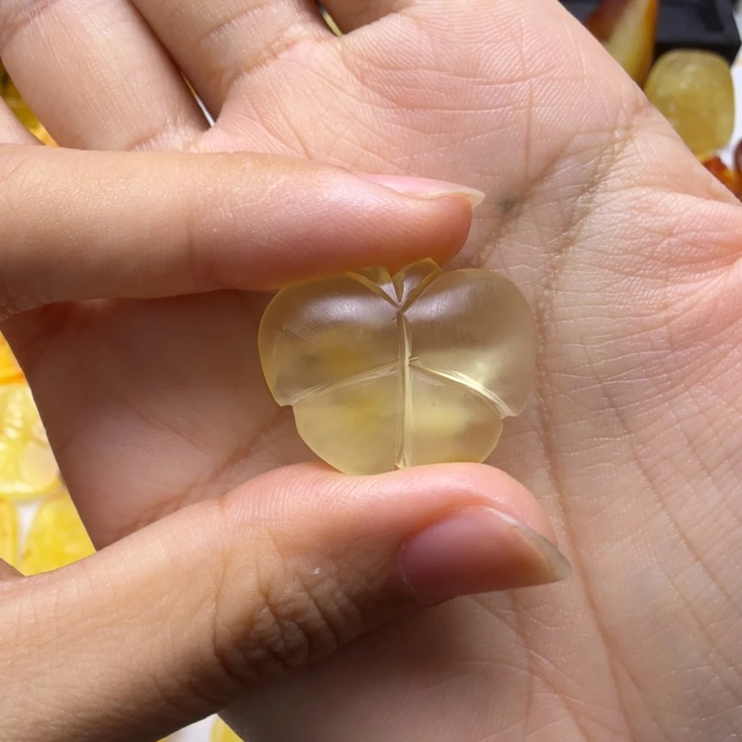 蜜蜡未镶嵌珠宝奇石