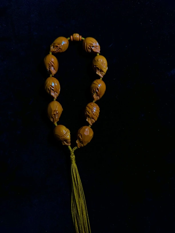 丑皇-橄榄核雕刻骷髅手串个性设计文玩精品