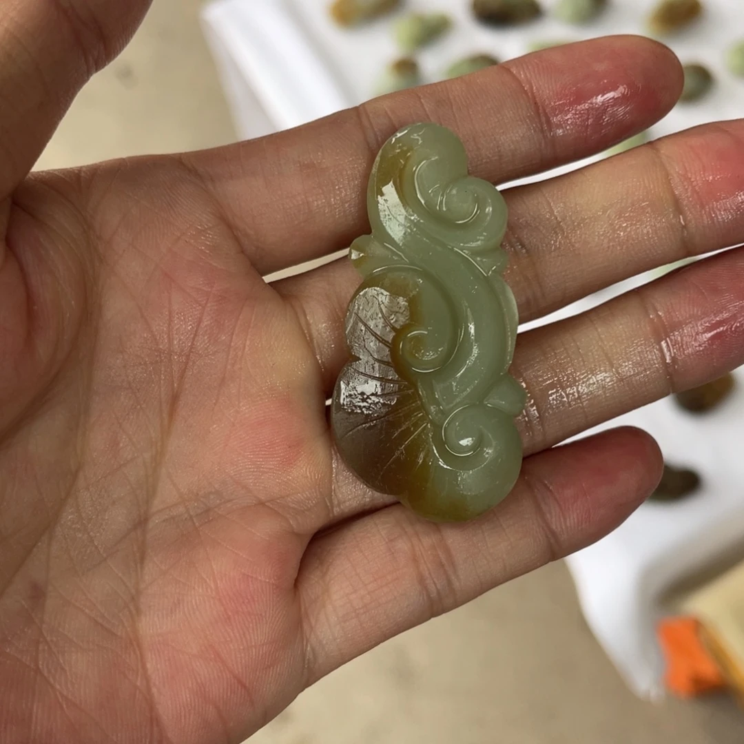 颈饰未镶嵌和田玉
