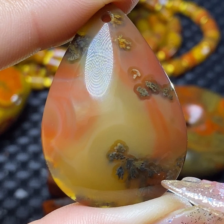 玛瑙/玉髓颈饰未镶嵌