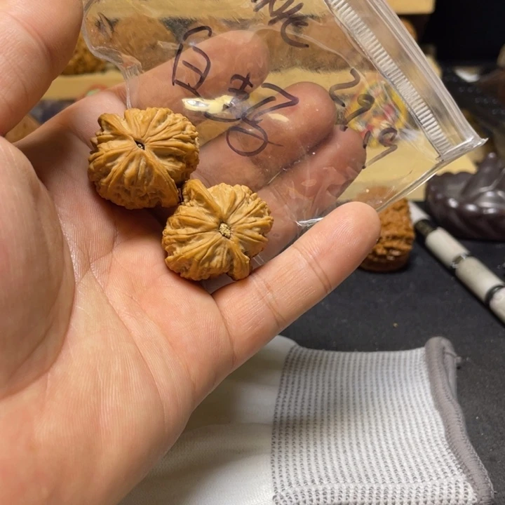 把件文玩核桃寿桃