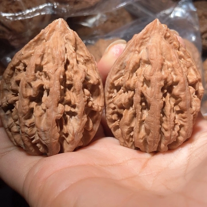 文玩核桃把件东北楸子小雪34