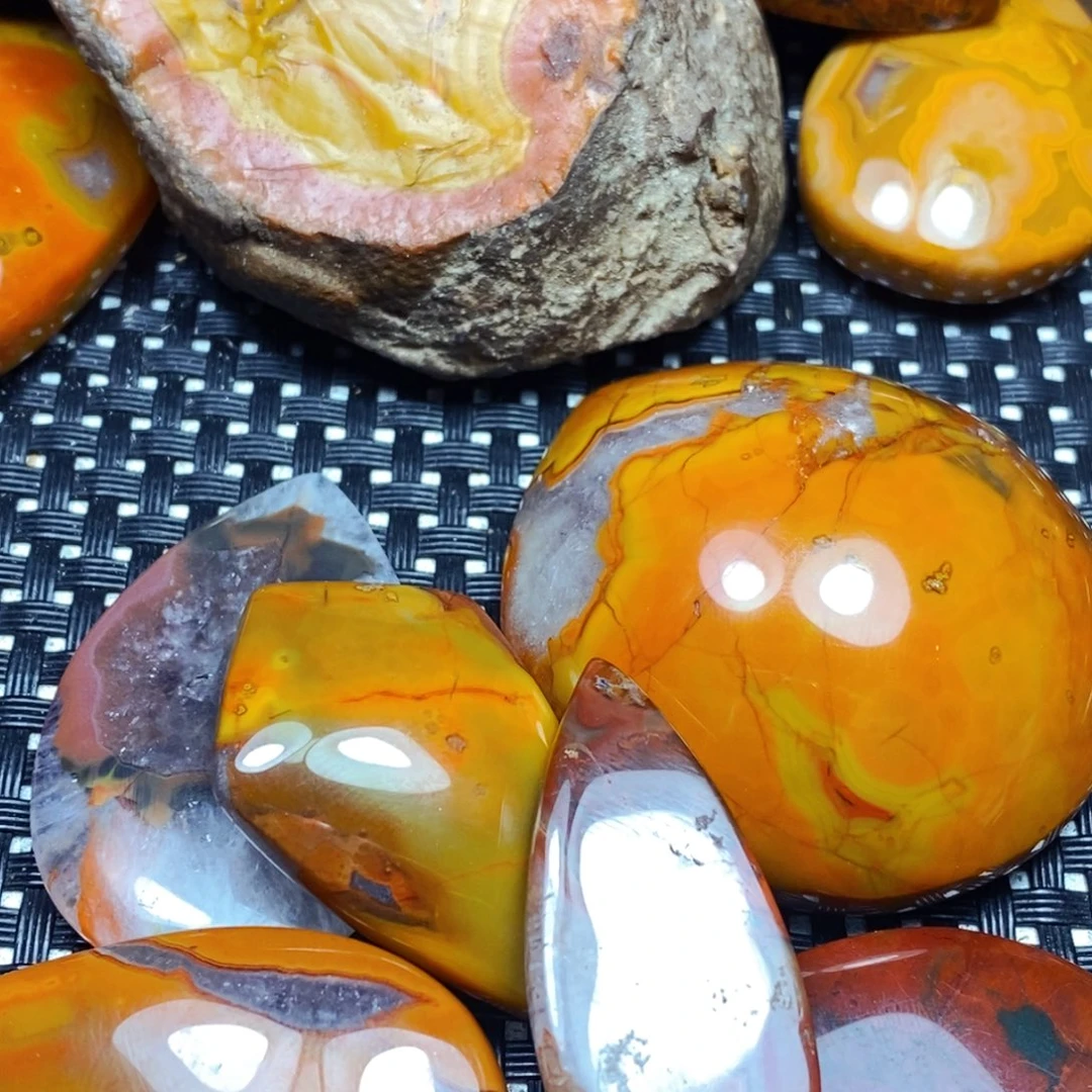 未镶嵌颈饰玛瑙/玉髓家***虎