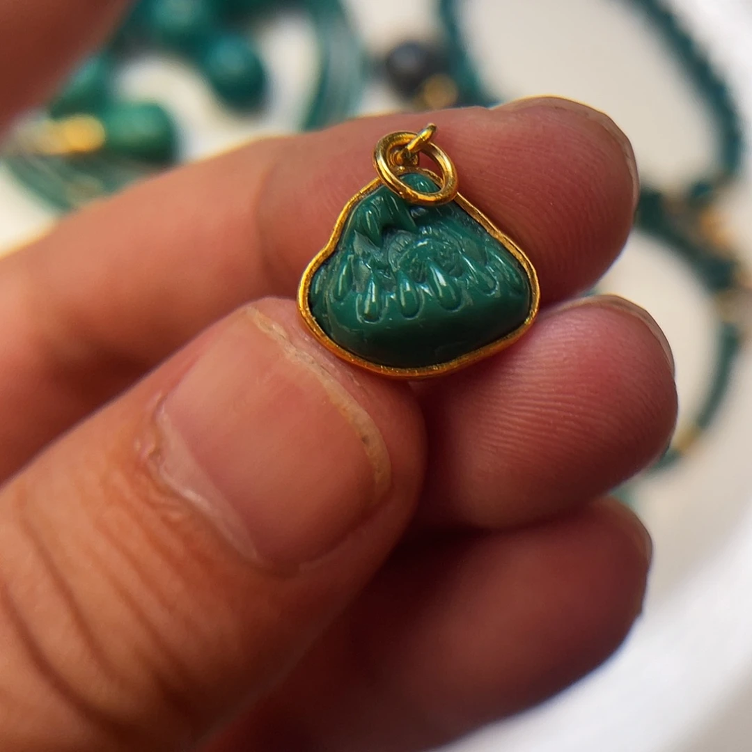 绿松石未镶嵌原矿绿松石