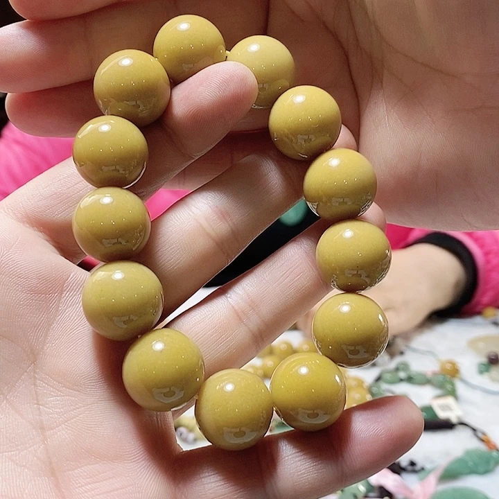 密玉（石英质玉）颈饰未镶嵌