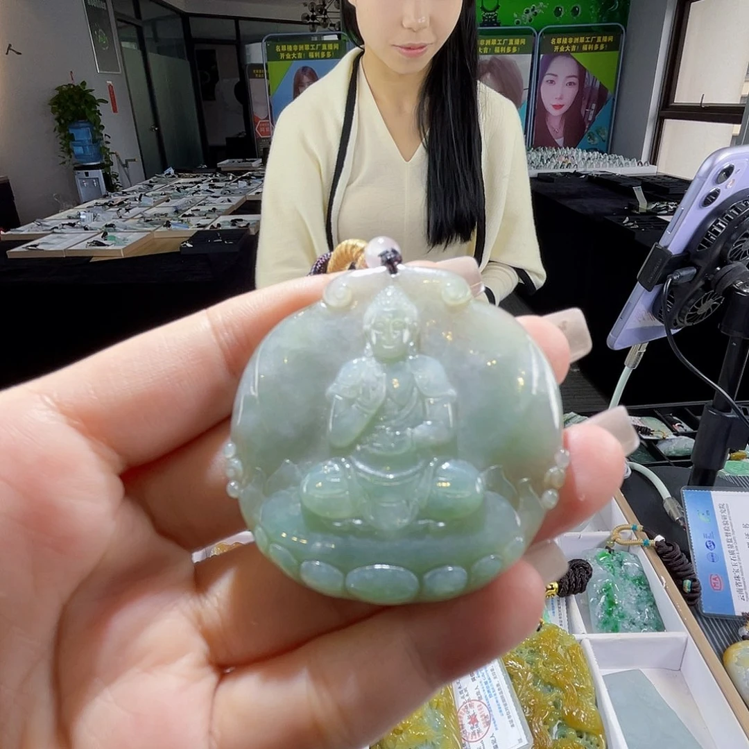 颈饰未镶嵌翡翠一个