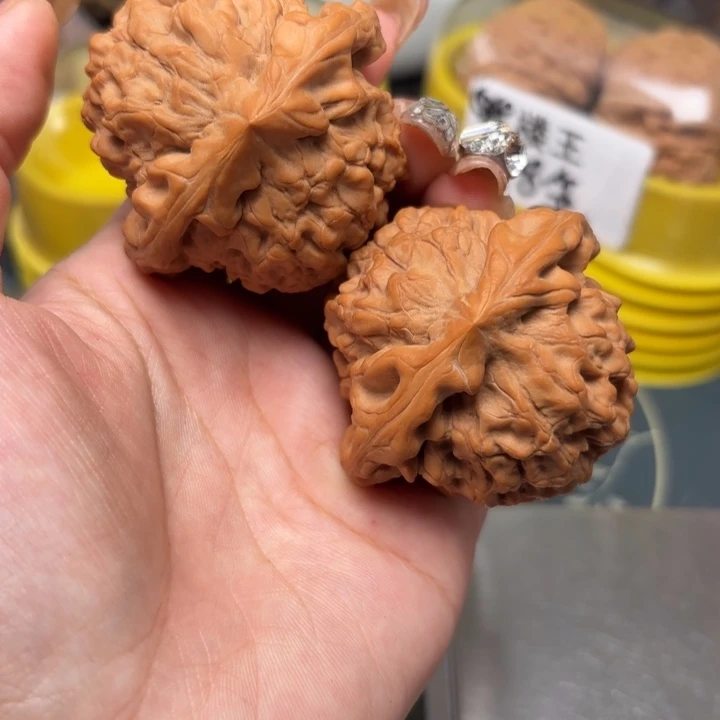 文玩核桃吊坠52-32785-02