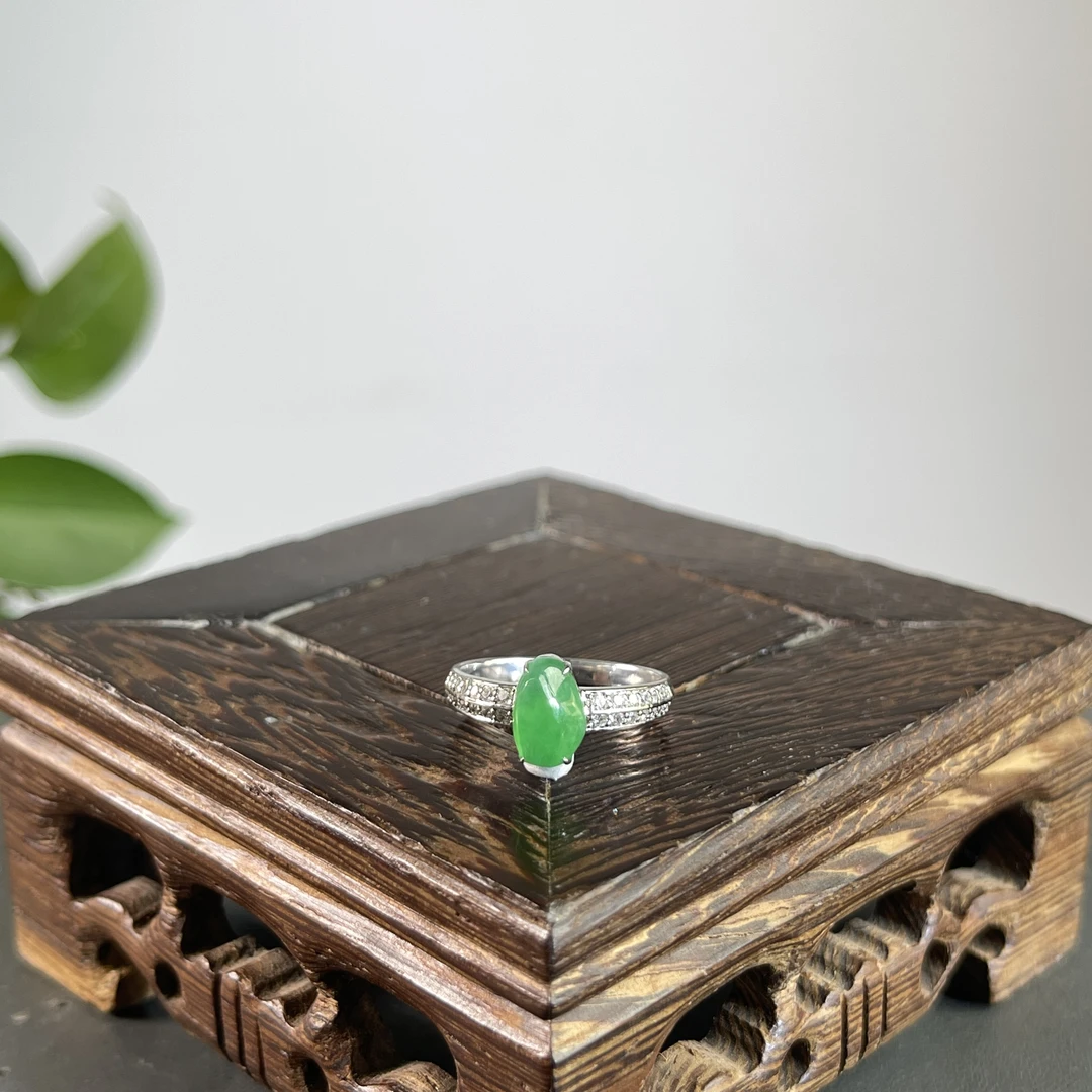 JGB22-227  天然缅甸A货翡翠  18k金钻镶嵌翡翠戒指14#