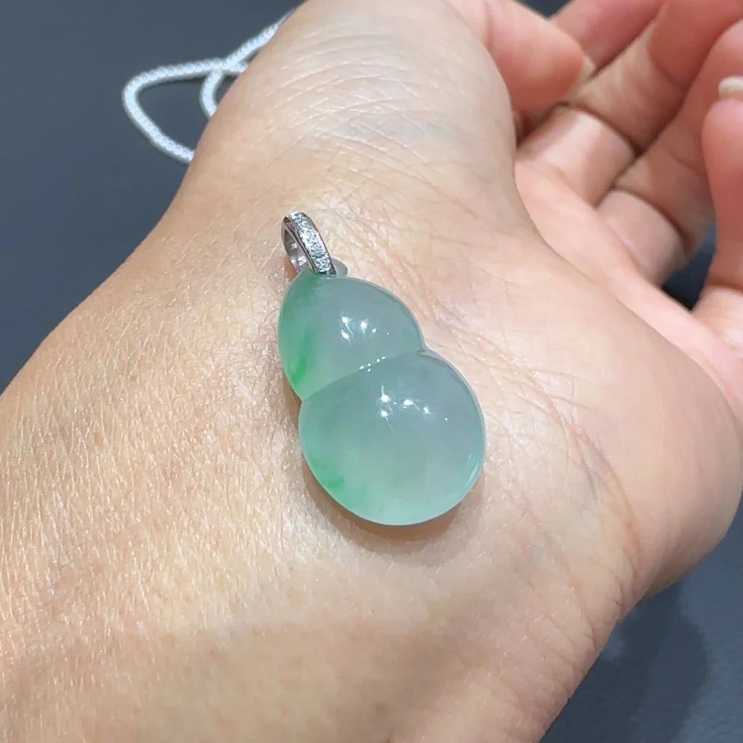 翡翠颈饰18K金镶嵌葫芦